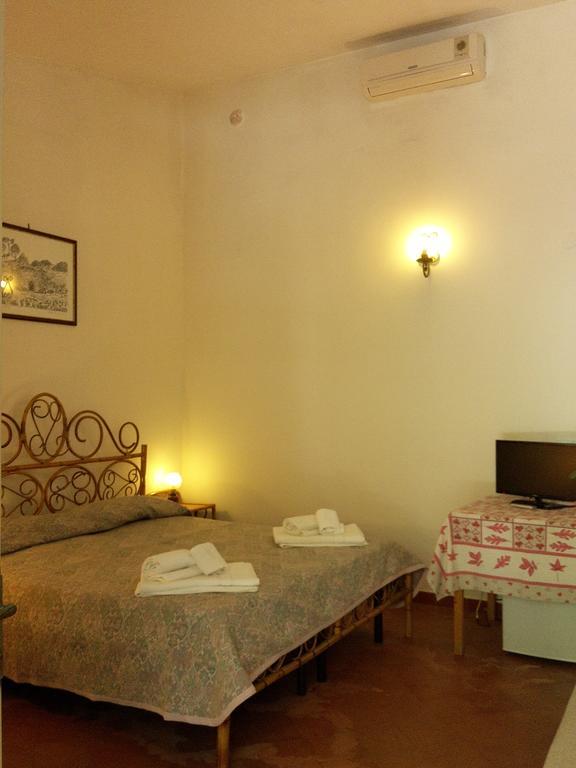 Agriturismo Vignavecchia วิญากัสตริสิ ภายนอก รูปภาพ